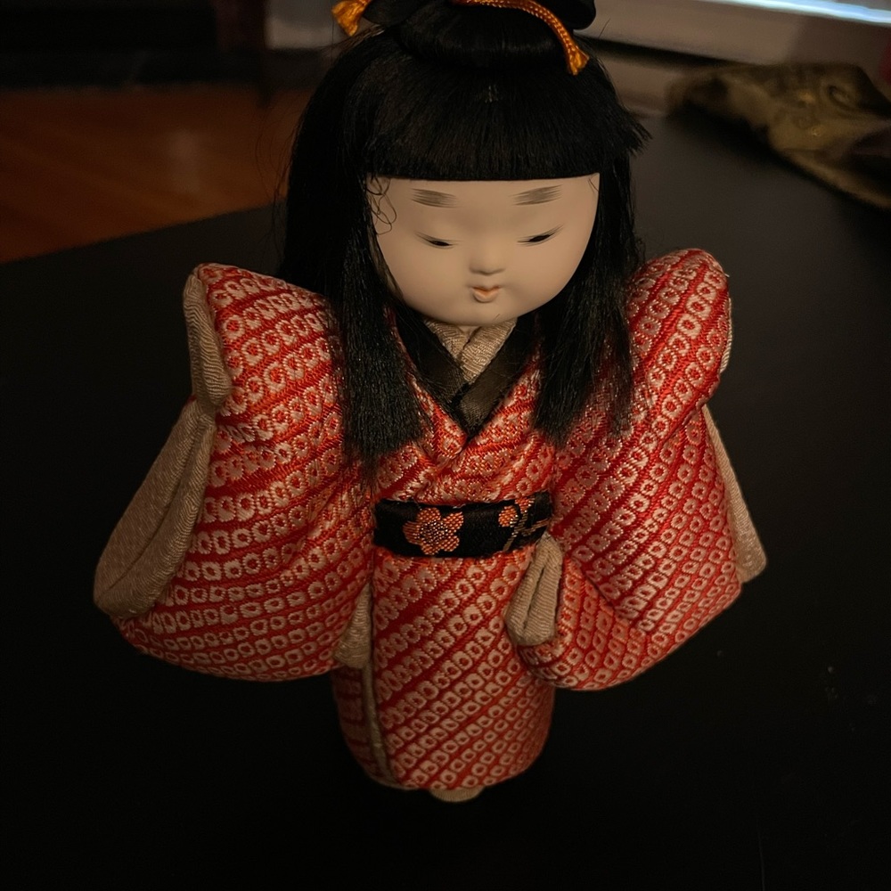 Traditional Japanese Doll - Picture 3 of 6